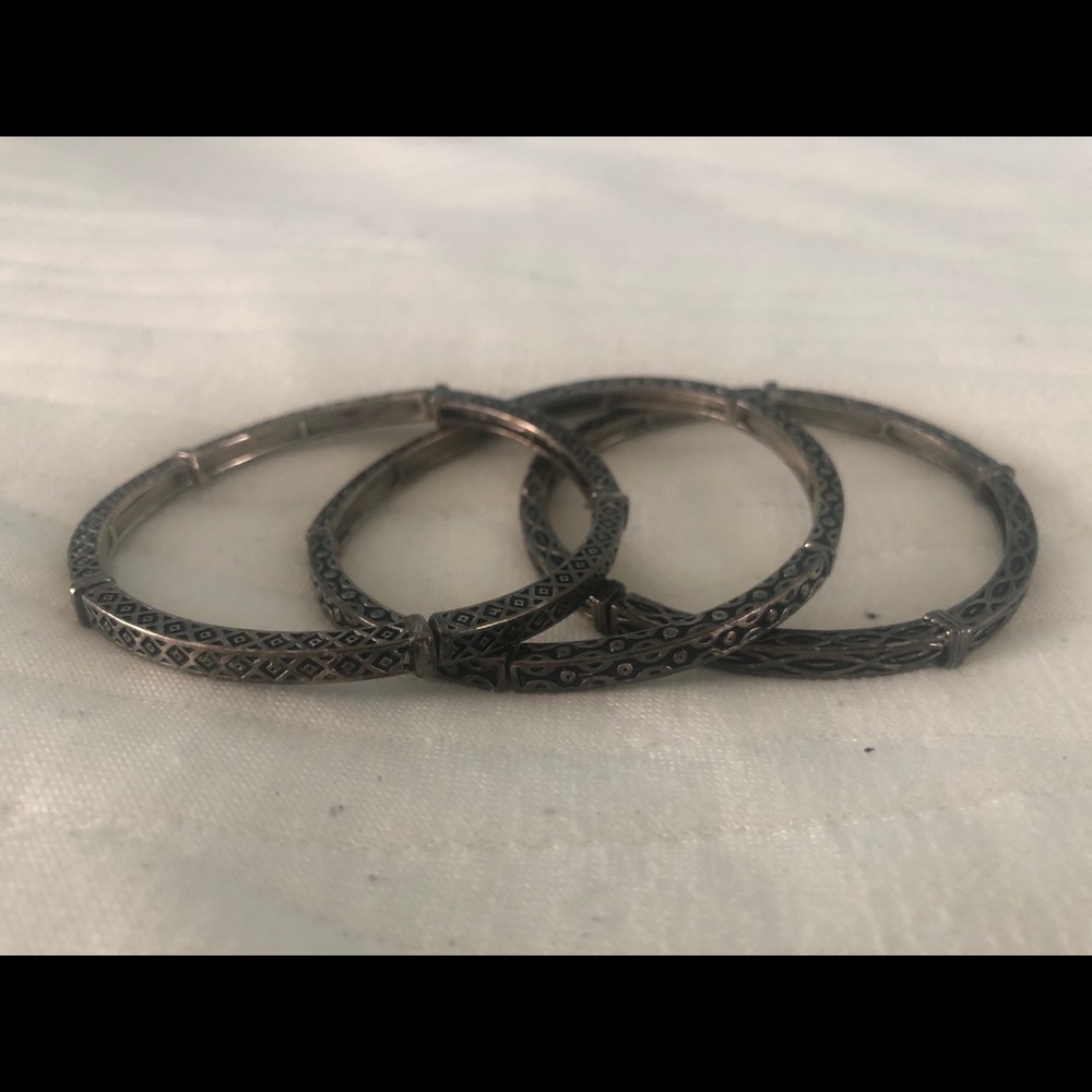 Silver stackable stretchy bangles